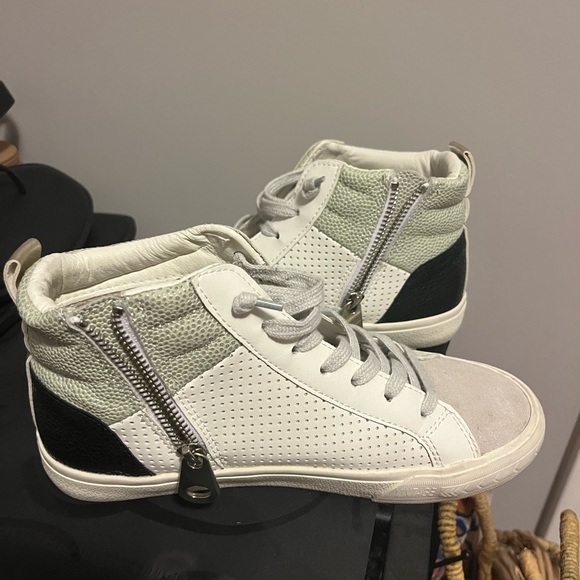 Vintage Havana White and Black Star High-Top Sneakers - Picture 4 of 6